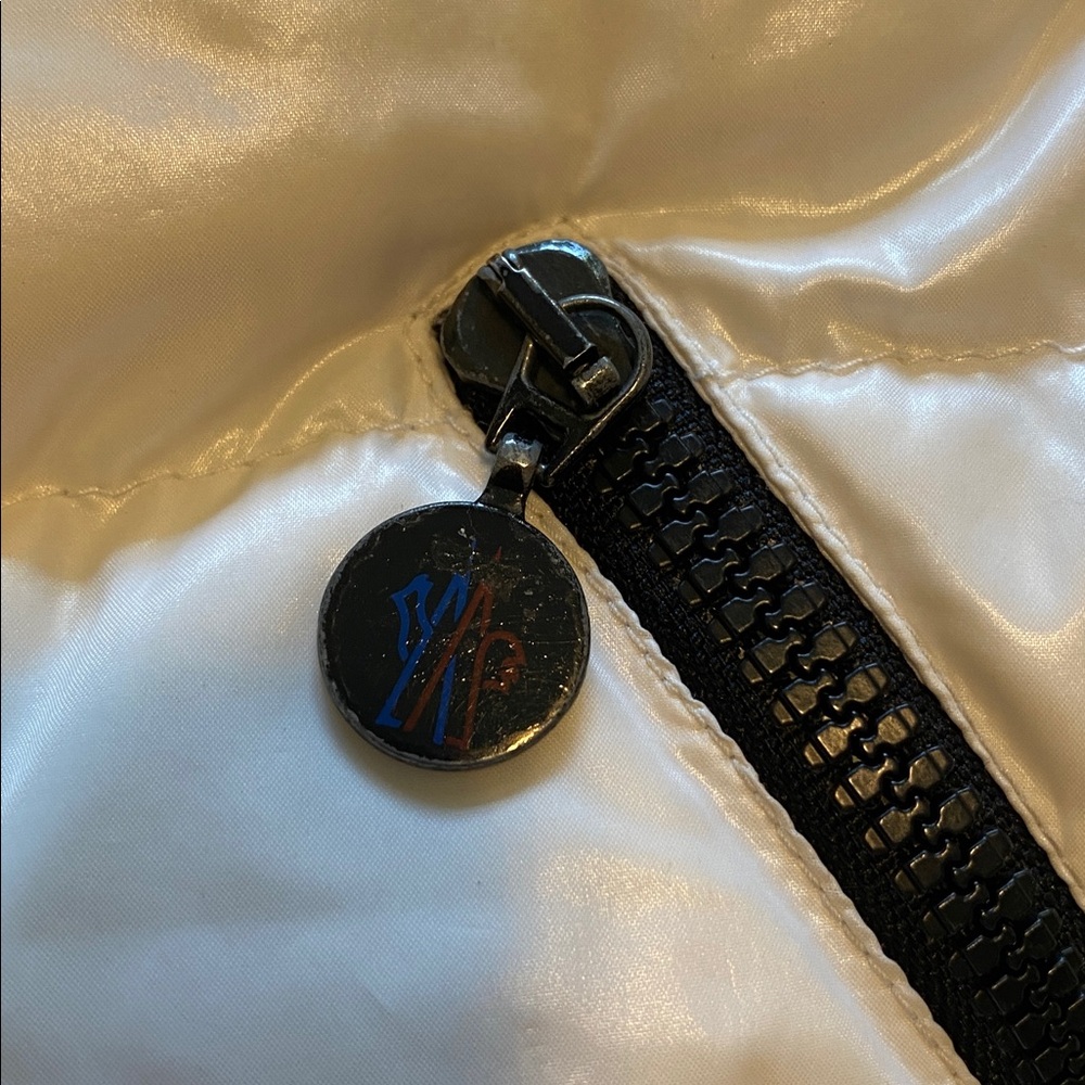 Moncler Puffer Jacket - Picture 11 of 12